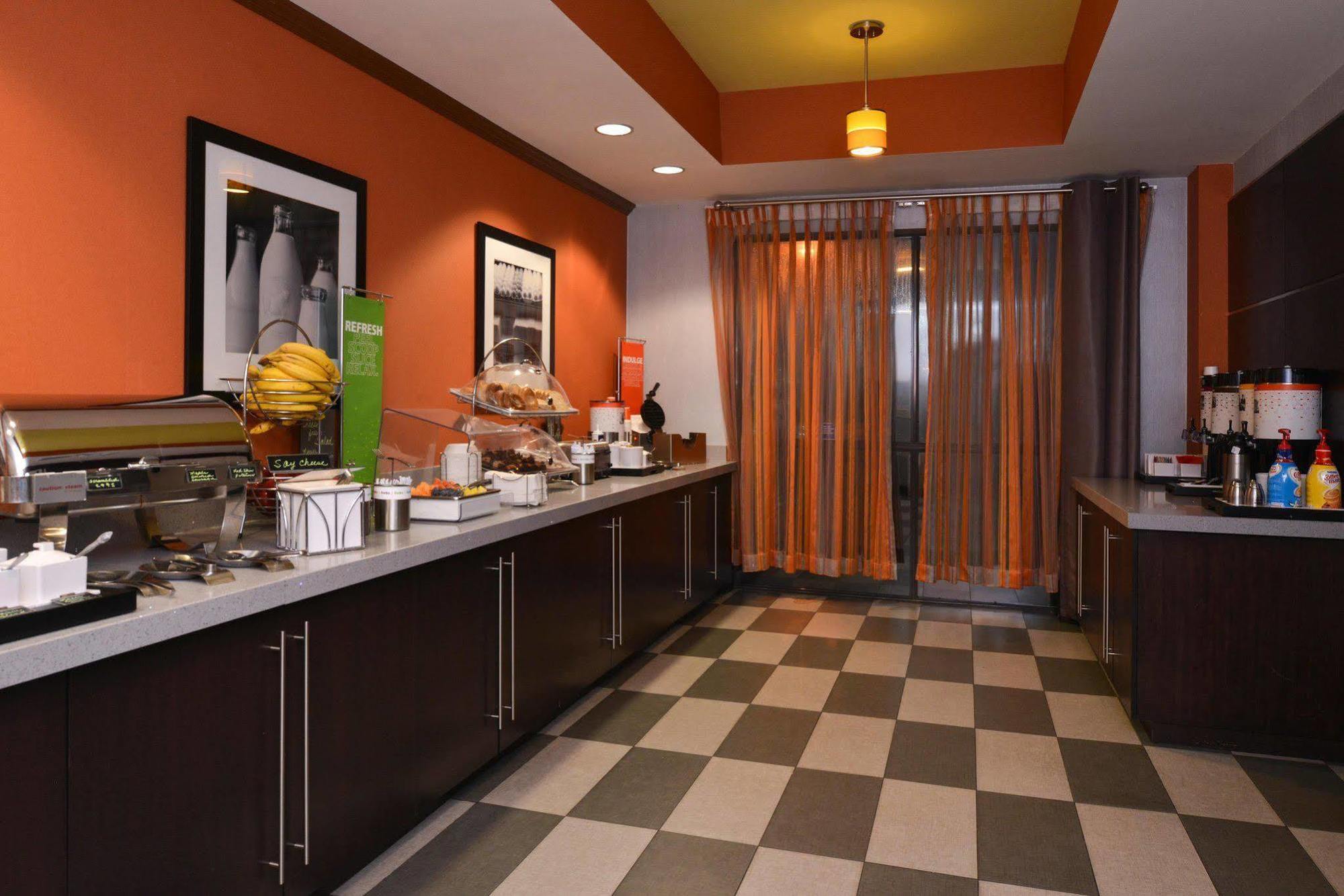 Hampton Inn Springfield Eksteriør billede
